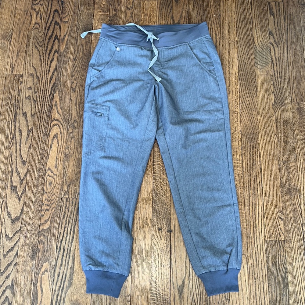 Figs Zamora scrubs S/P graphite- never worn